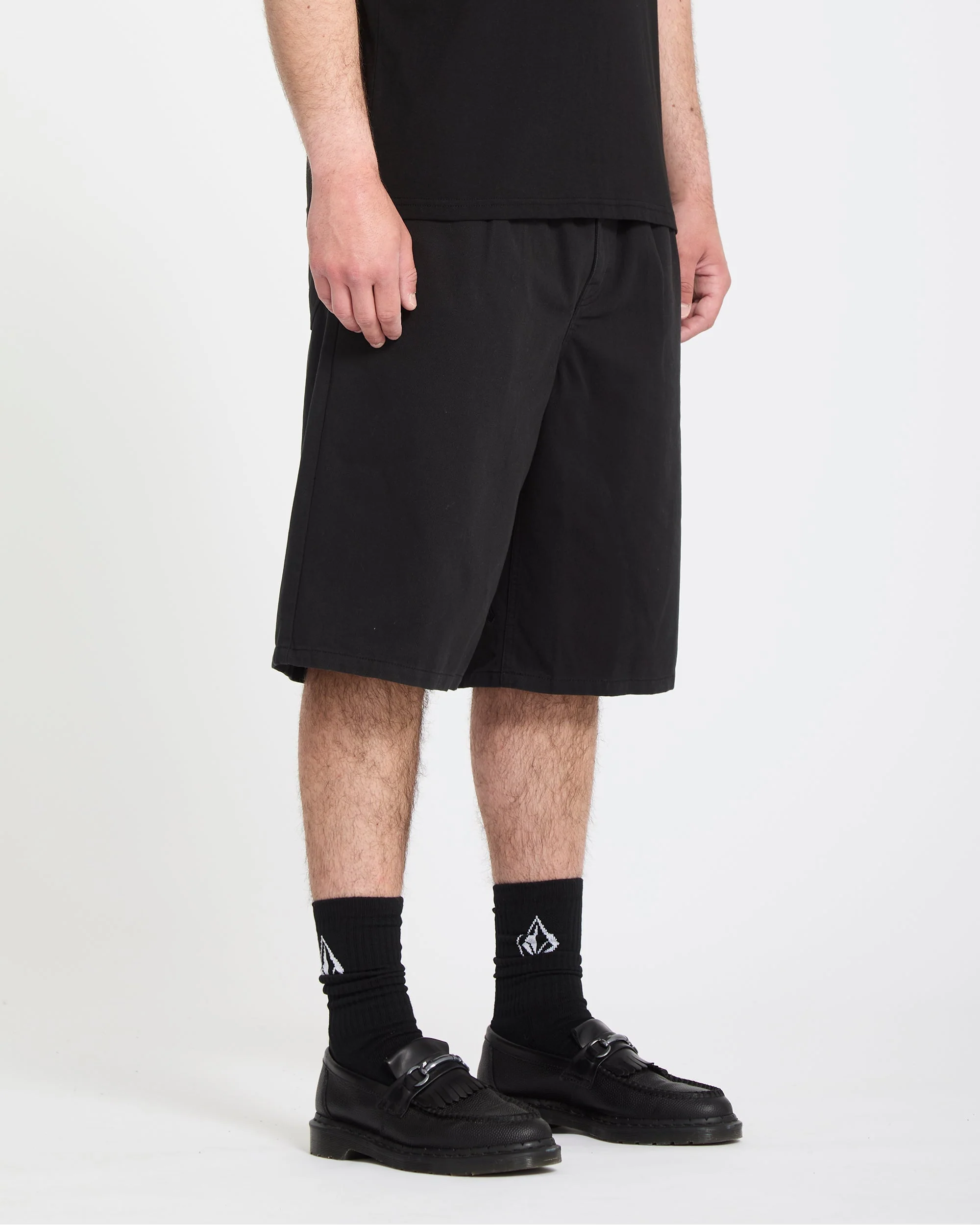 Short Chillow Pleat 24" chino - Black - Image 3