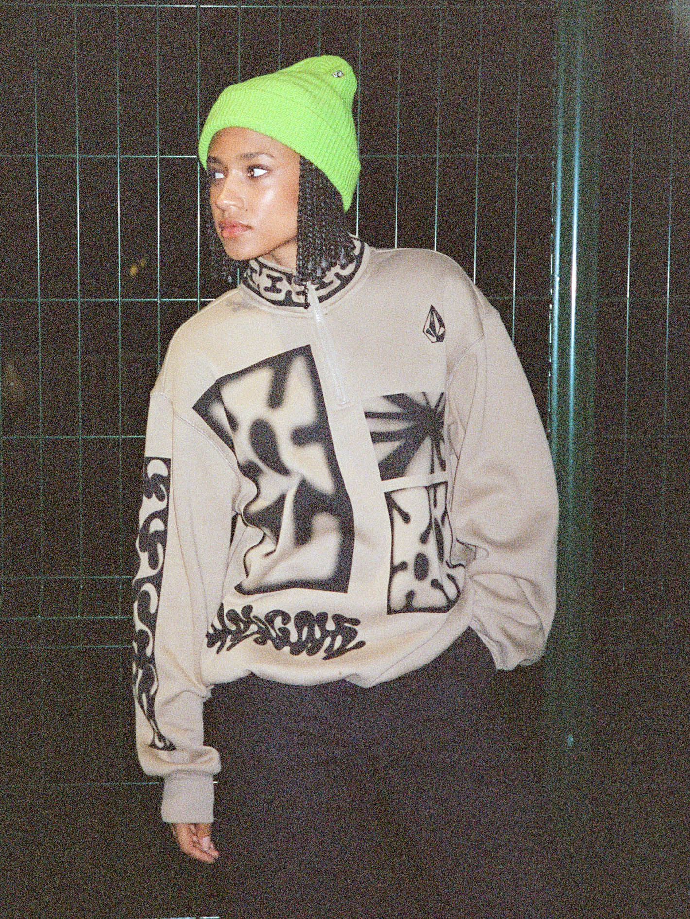 Bonnet Full Stone - ELECTRIC GREEN - Image 7