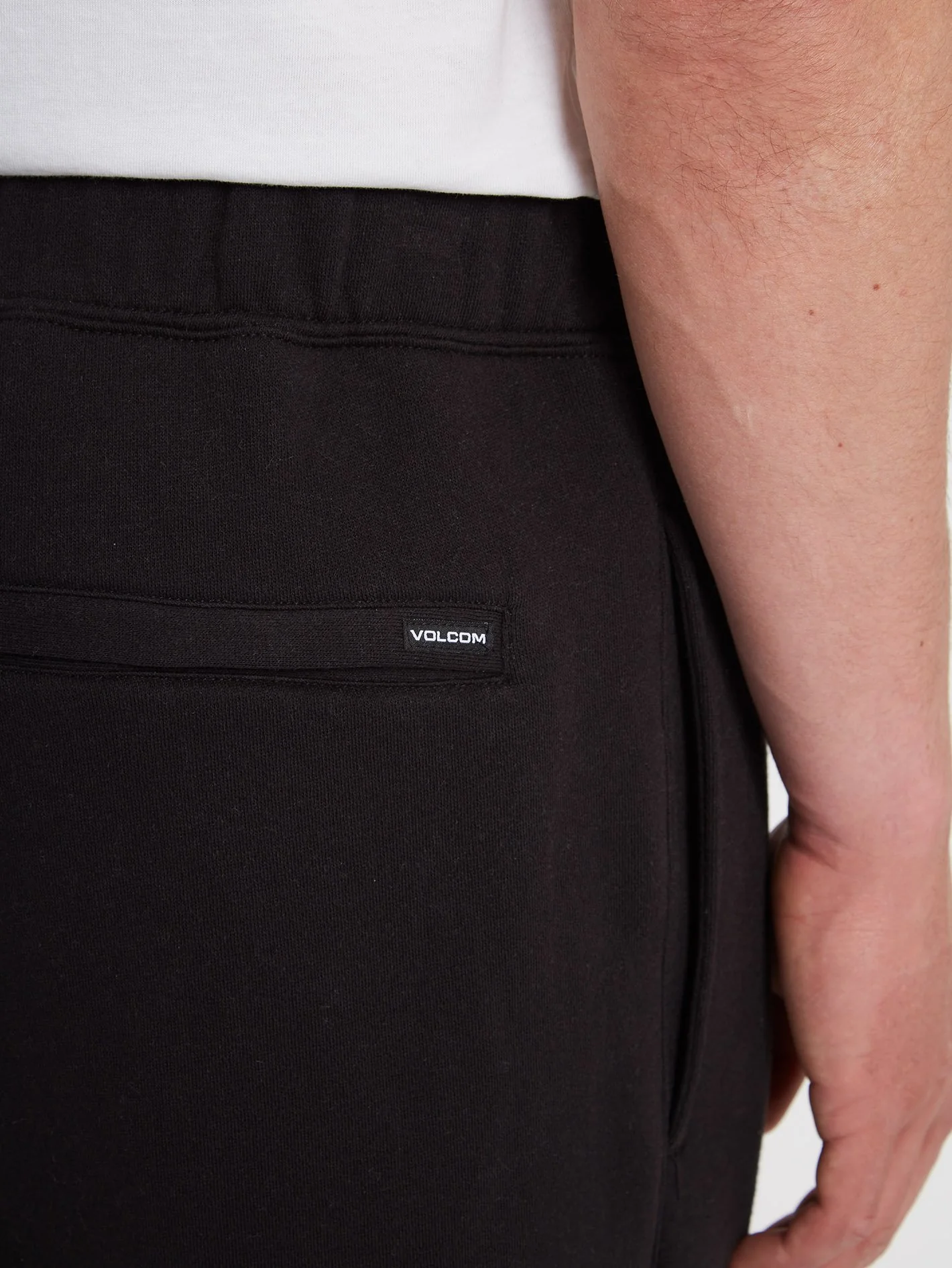 Short Iconic Stone Fleece - BLACK - Image 4