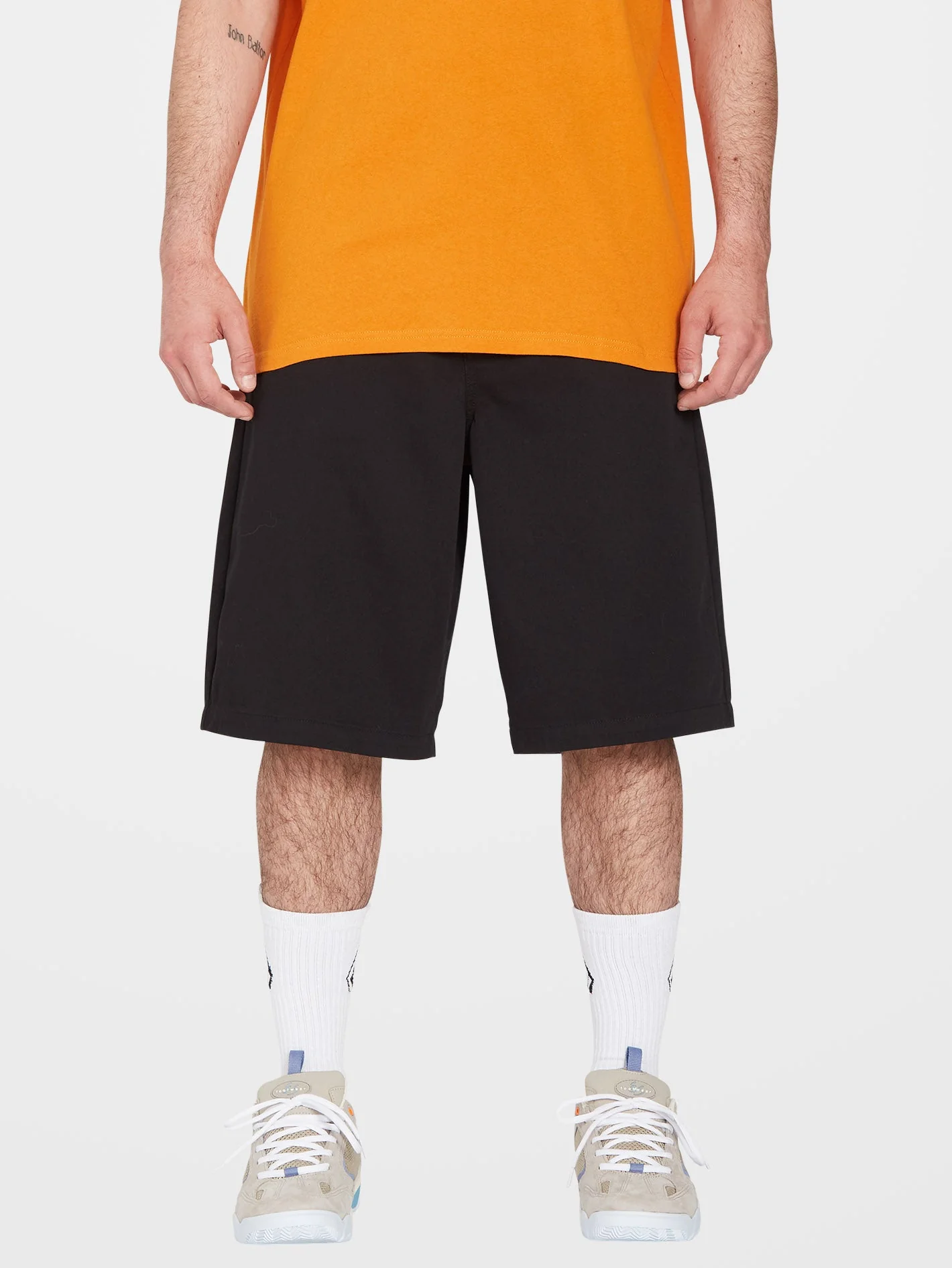 Short Loose Truck - BLACK
