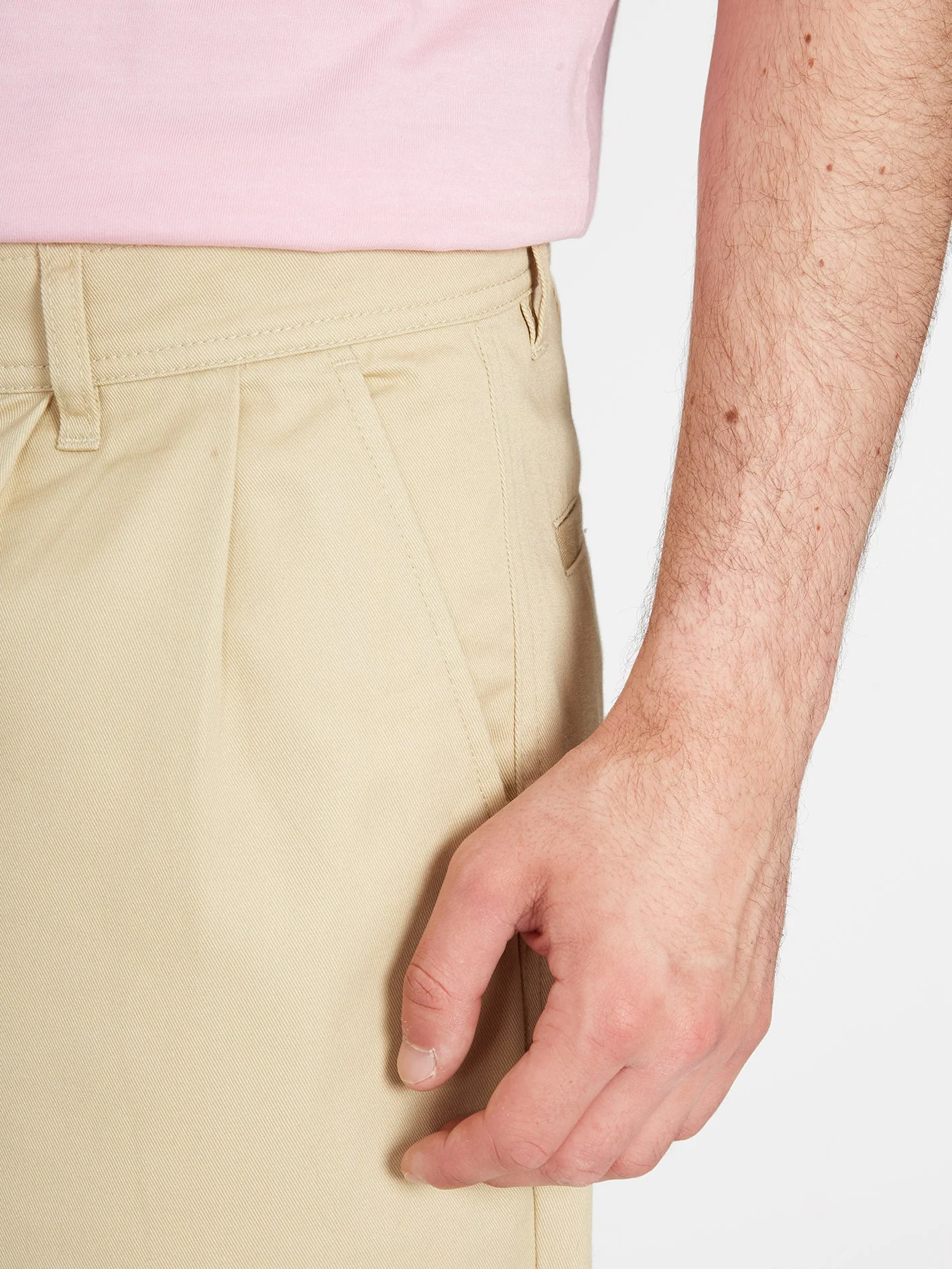 Pantalon Pleated Chino - ALMOND - Image 7