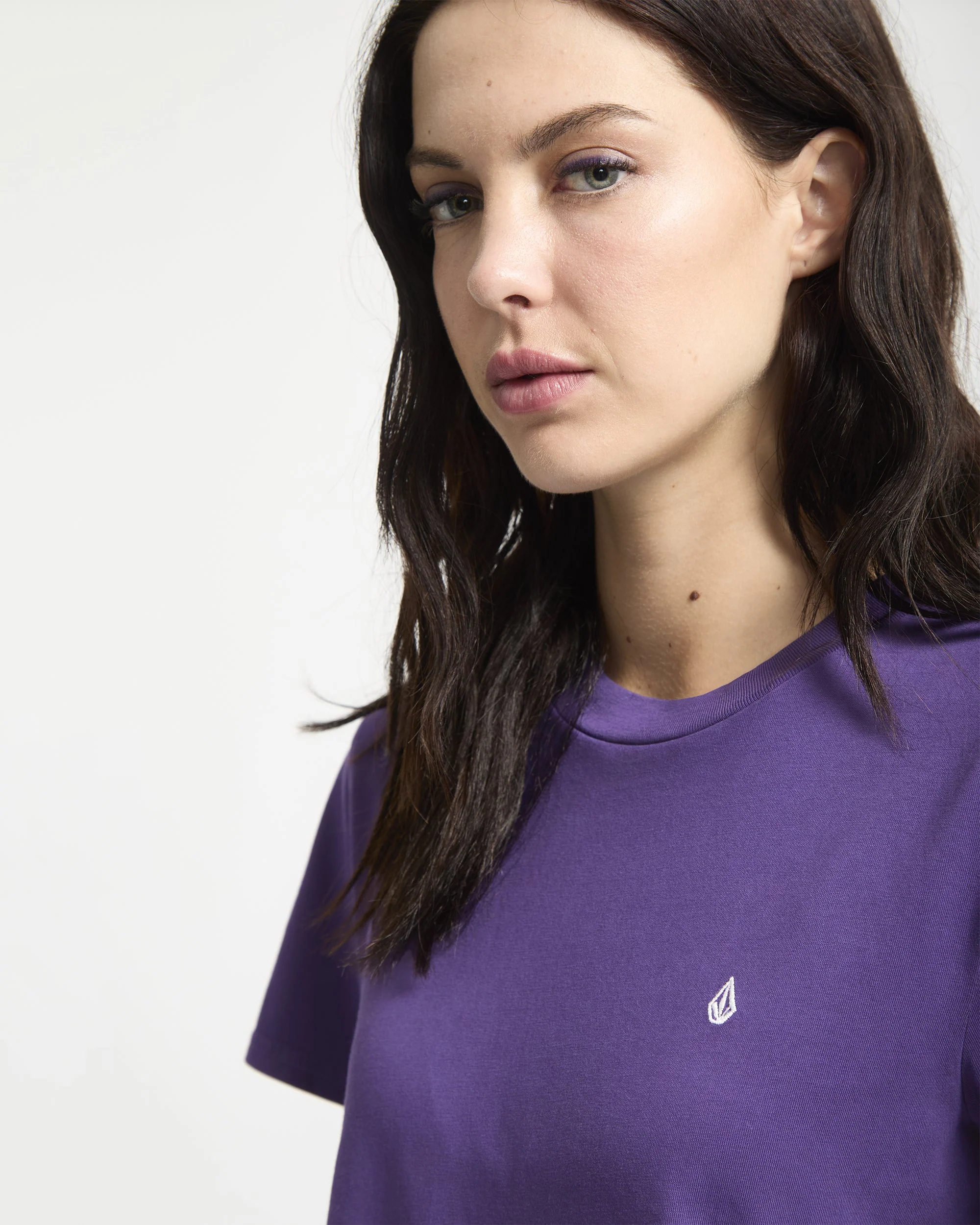 T-Shirt Solid Stone Emb - Acai - Image 3