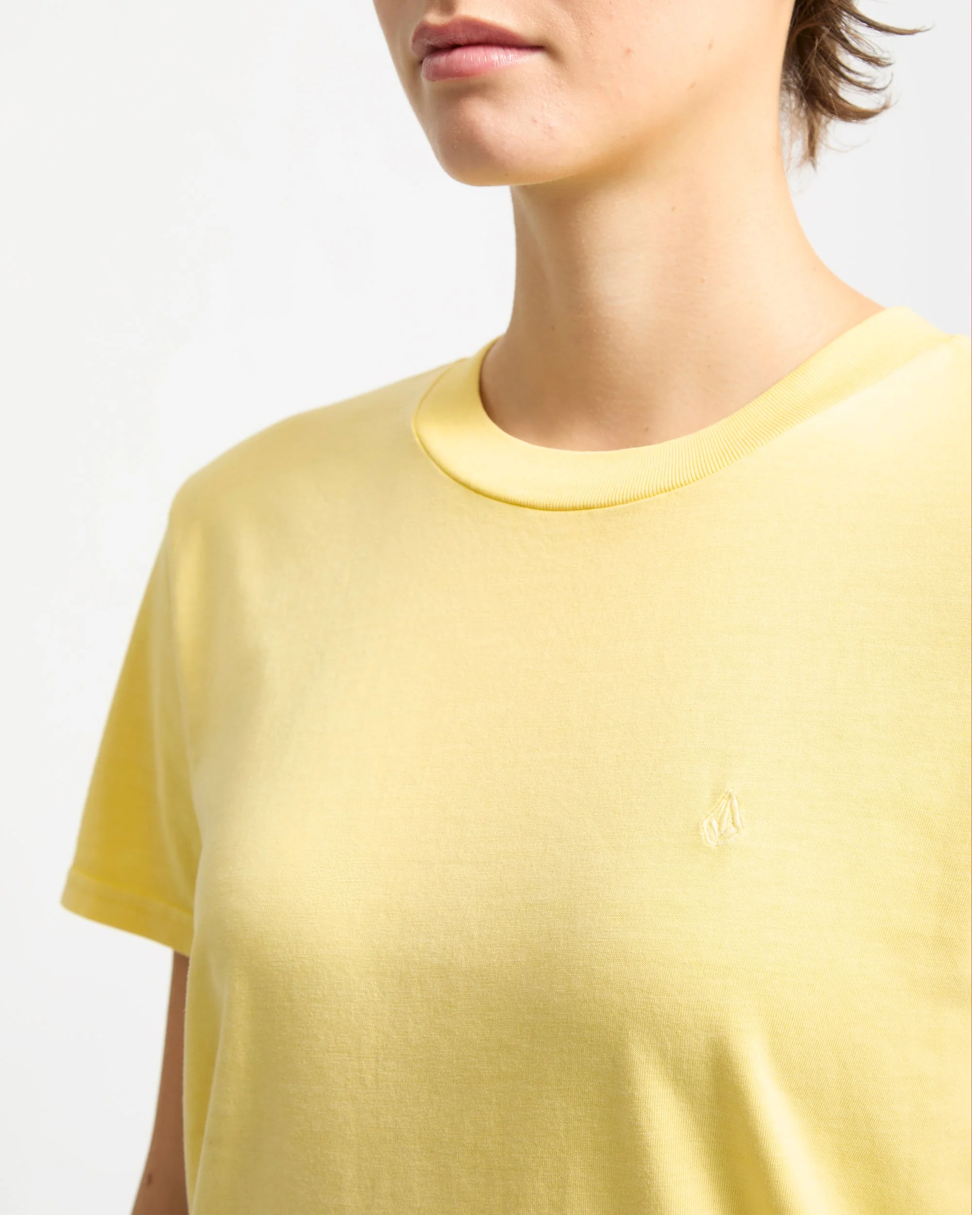 T-Shirt Solid Stone Emb - Dawn Yellow - Image 3