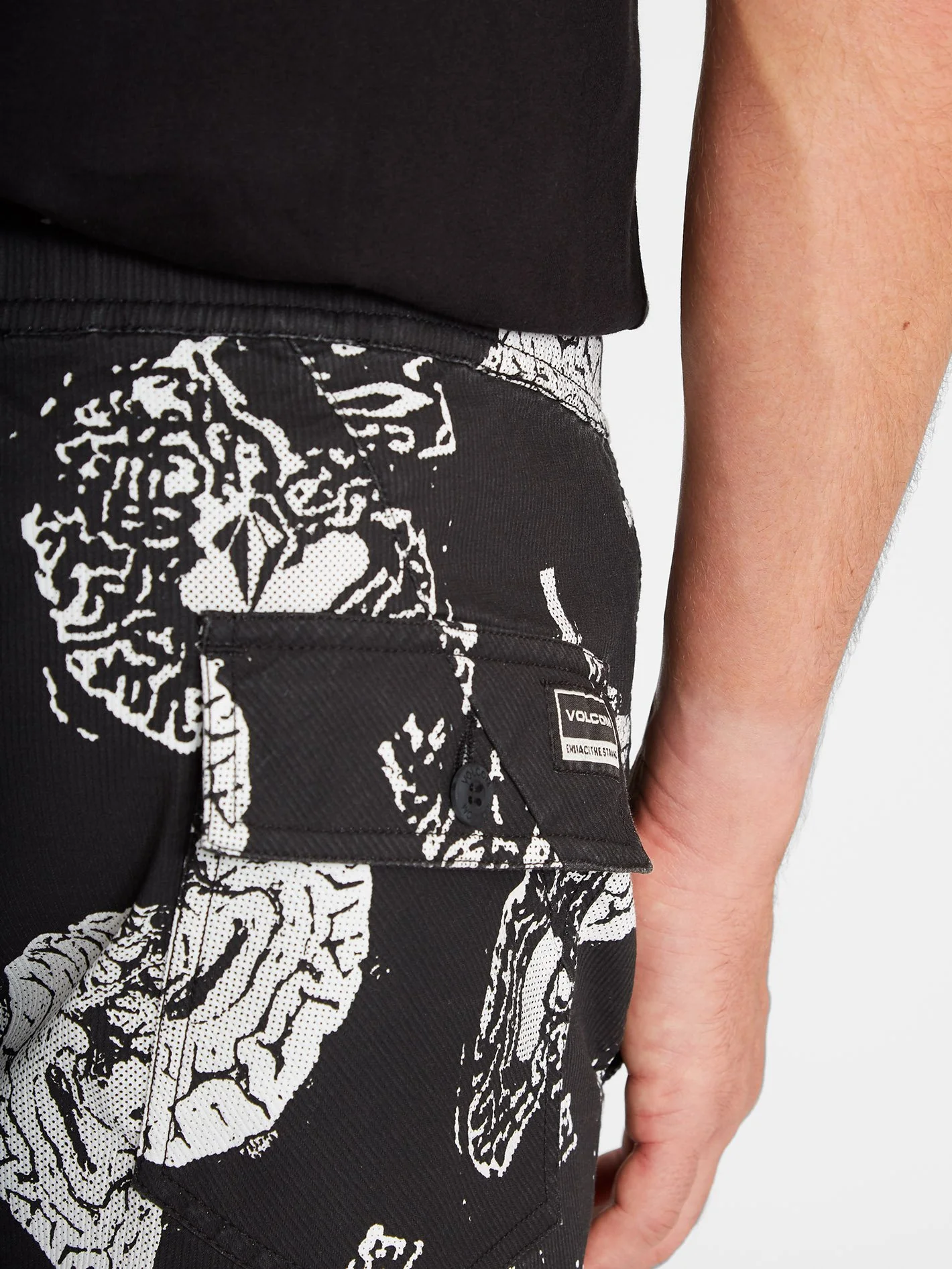 Short Strange Trip 18" - Black - Image 6