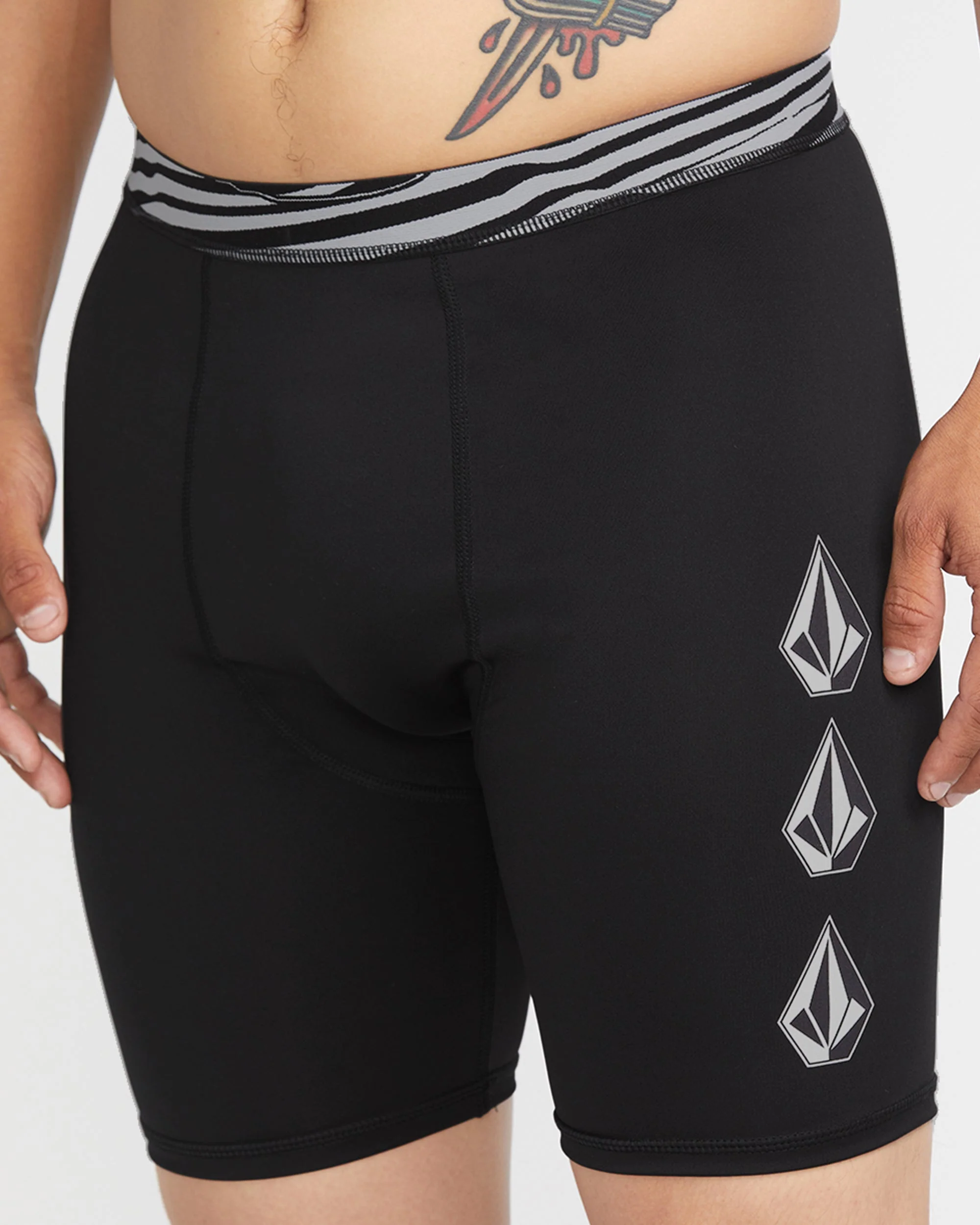 Short Surf Vitals J Robinson - BLACK - Image 3