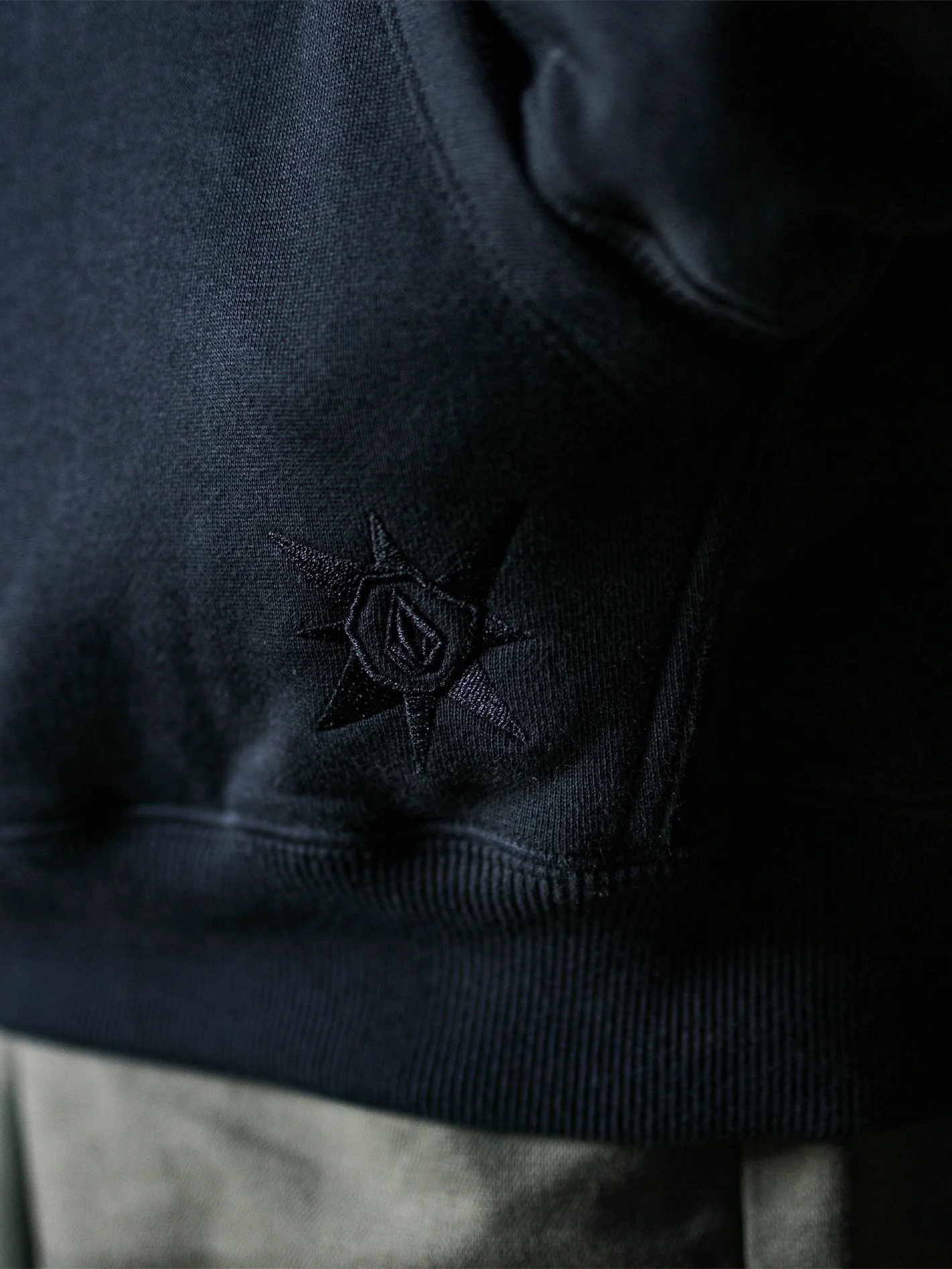 Sweat à capuche Iguchi - BLACK - Image 5