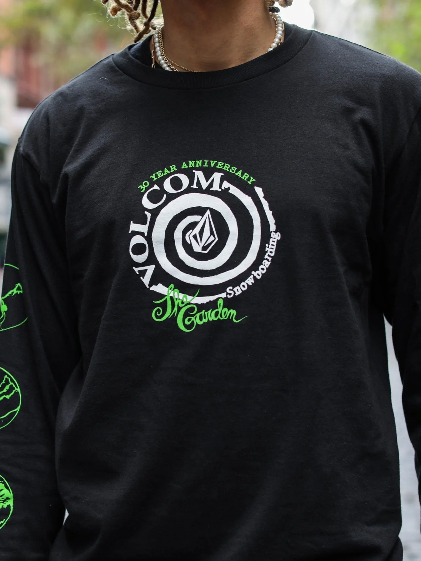 T-shirt V Ent The Garden - BLACK - Image 3