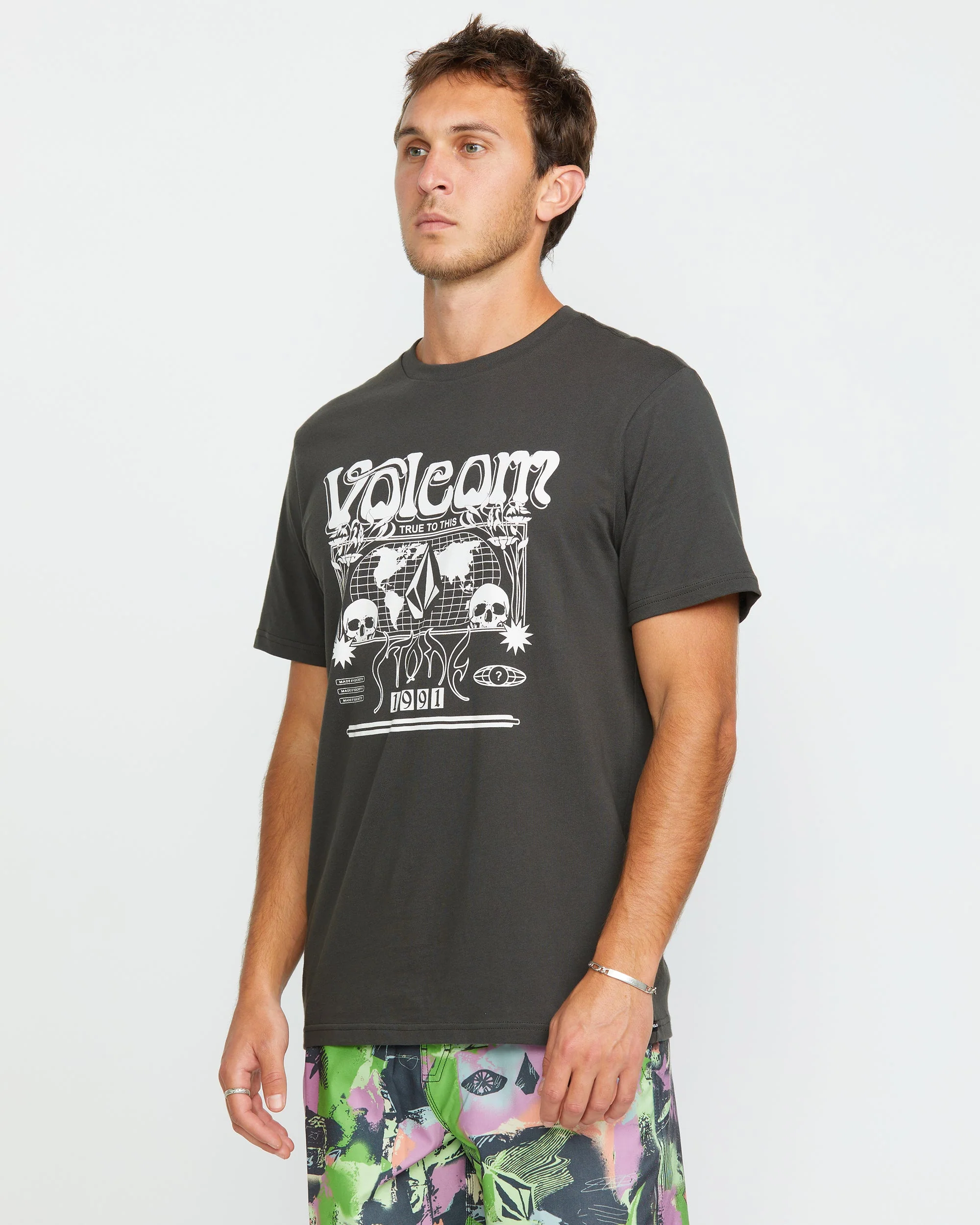 T-shirt Worldly - STEALTH - Image 4